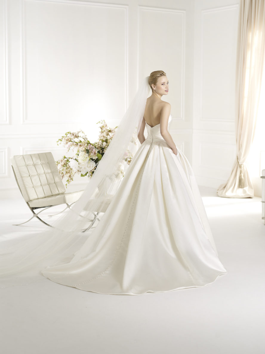 Klassisk brudklänning Ramona Design Göteborg