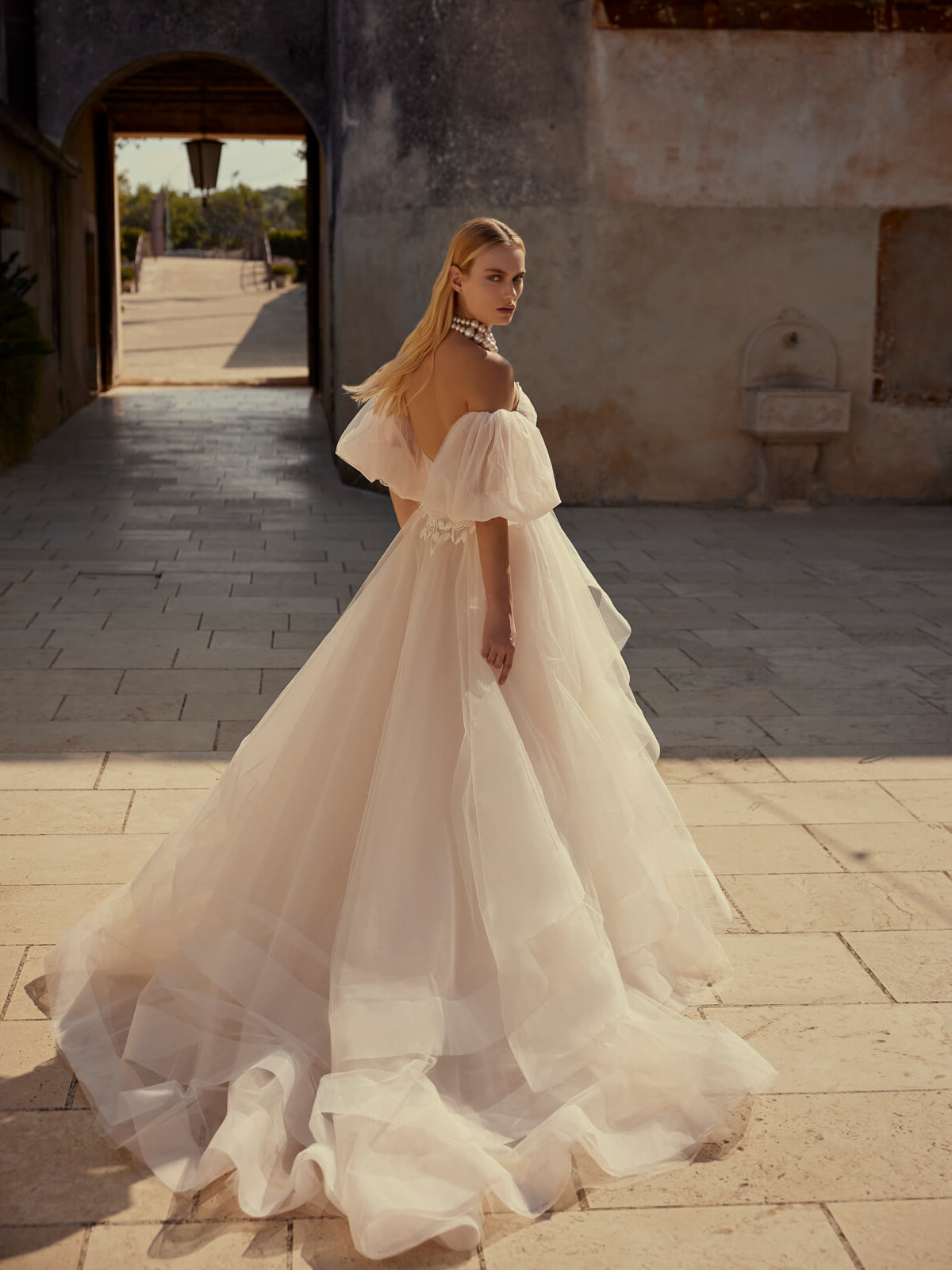 Exklusiv brudklänning EXL25003